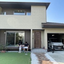 開放感抜群の吹き抜けのあるインナーガレージの住まい