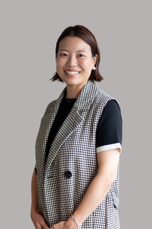 横田　麻梨子